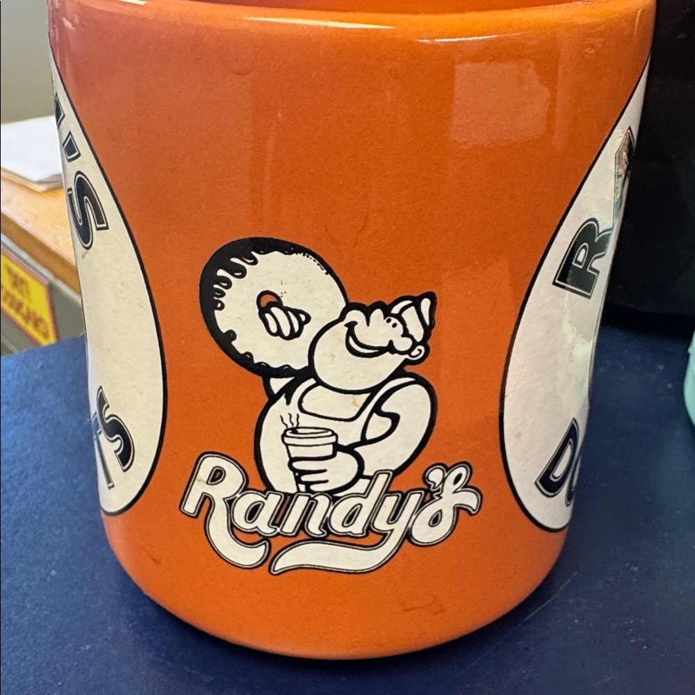 Randy’s donuts mug preowned - Picture 2 of 2